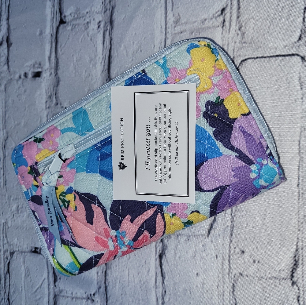 Vera Bradley travel floral wallet - Picture 6 of 8
